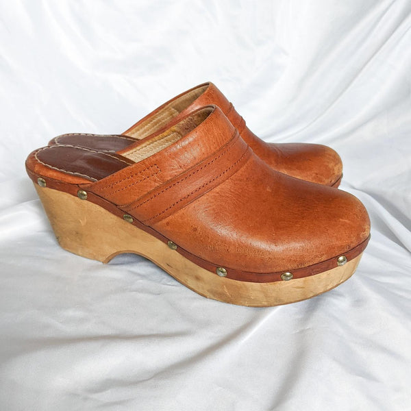 Vintage Brown Leather Wooden Heel Clogs