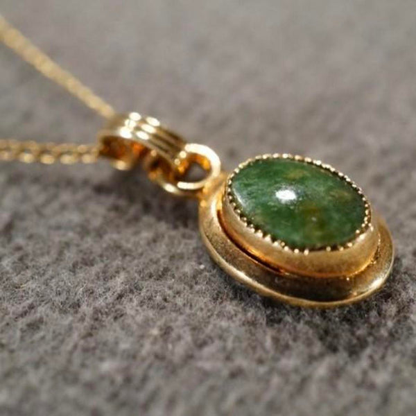 Vintage 12k Yellow Gold Filled Green Jade Stone Pendant Necklace