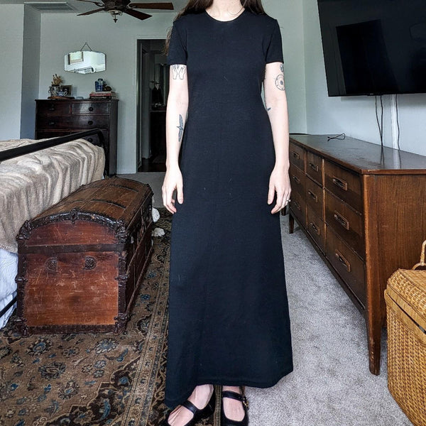 Vintage Acrylic Wool Blend Black Minimalist Short Sleeve Maxi Dress