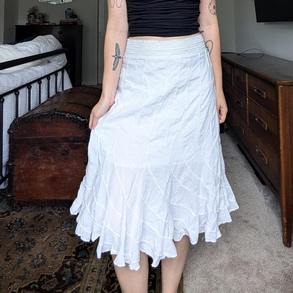 Vintage Y2K Asymmetrical Wavy Lines Design White Midi Skirt