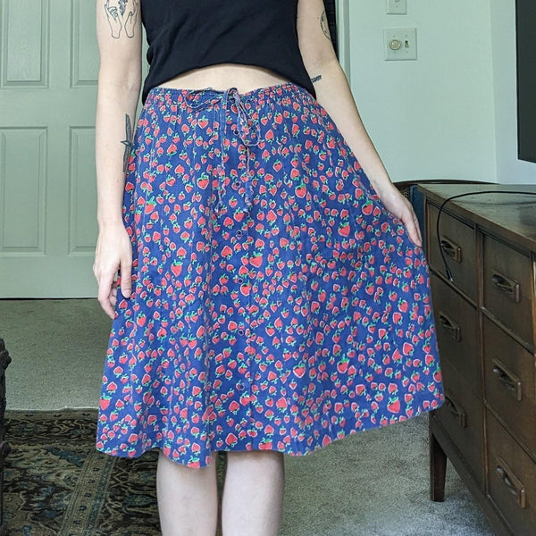 Vintage Strawberry Print Knee Length Circle Skirt