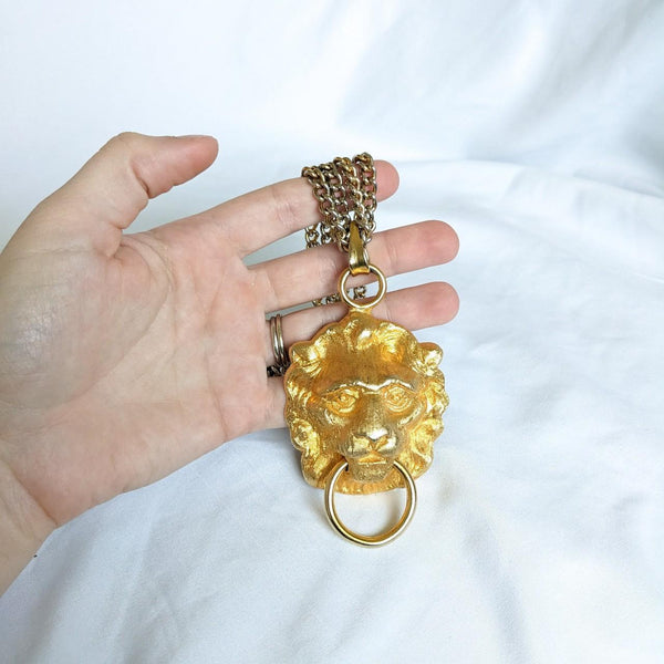 Gold Tone Vintage Lion Doorknocker Thick Chain Necklace